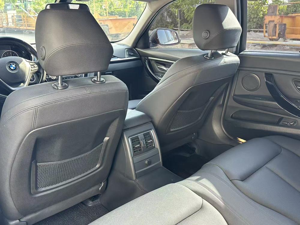 BMW 3 Series 2017 car image #9