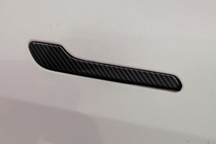 Tesla Model Y 2023 #13 Tesla Model Y 2023 car image #13