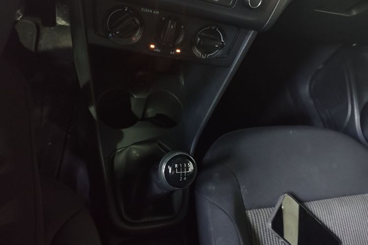 Volkswagen Polo 2017 car image #14