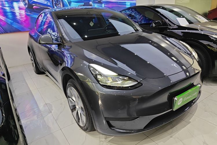 Tesla Model Y 2022 #4 Tesla Model Y 2022 car image #4