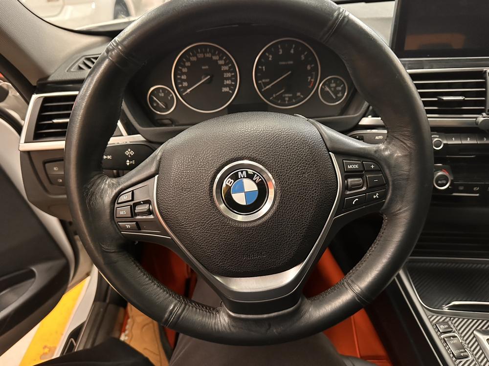 BMW 3 Series 2017 car image #16