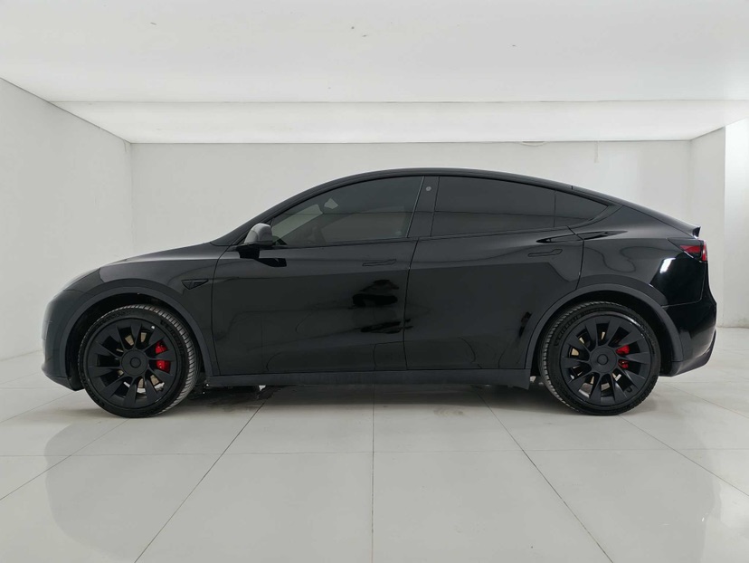 Tesla Model Y 2023 #2 Tesla Model Y 2023 car image #2