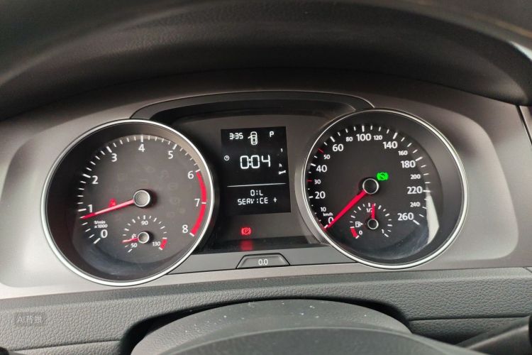 Volkswagen Golf 2017 car image #13