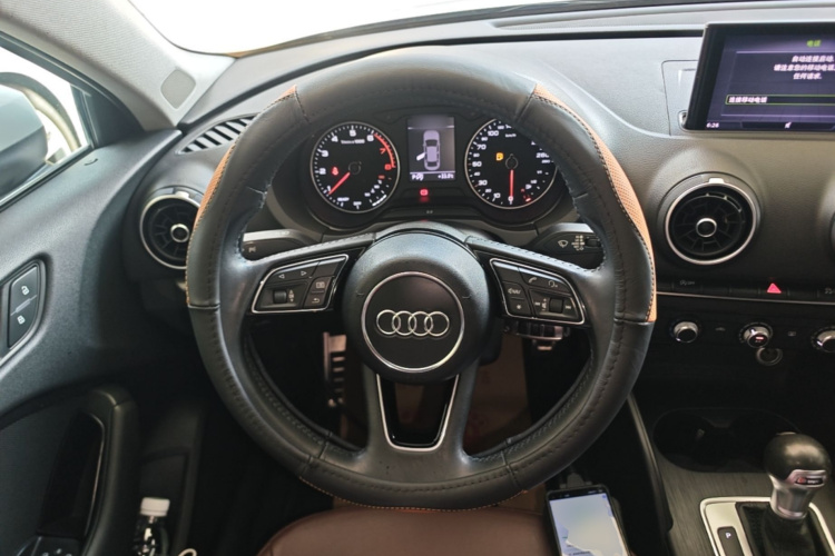 Audi A3 2018 car image #11