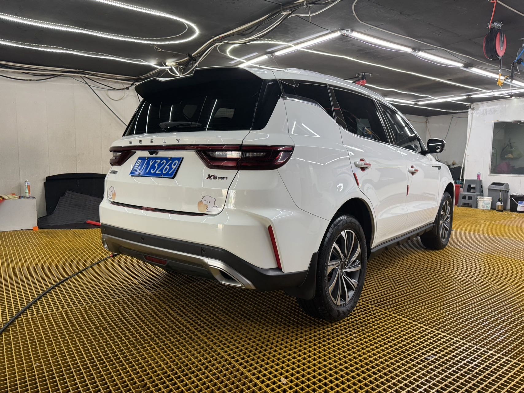 GEELY Vision X6 2022 car image #8