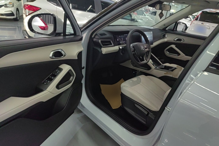 BYD YuanUP 2025 #12 BYD YuanUP 2025 immagine di auto #12