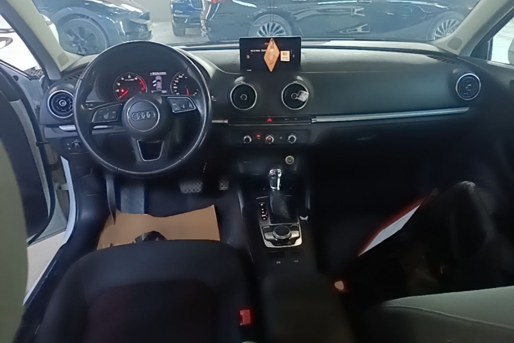 Audi A3 2018 car image #11