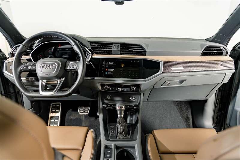 Audi Q3 2023 car image #13