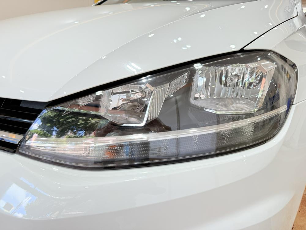 Volkswagen Golf 2019 car image #7