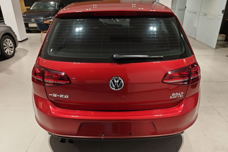 Volkswagen Golf 2017 car image #6