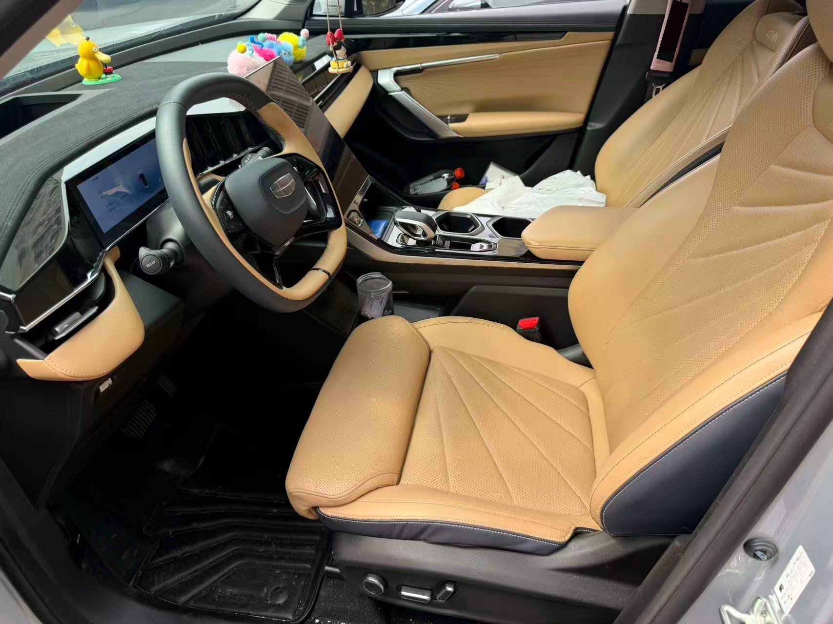 GEELY Boyue L 2022 car image #3