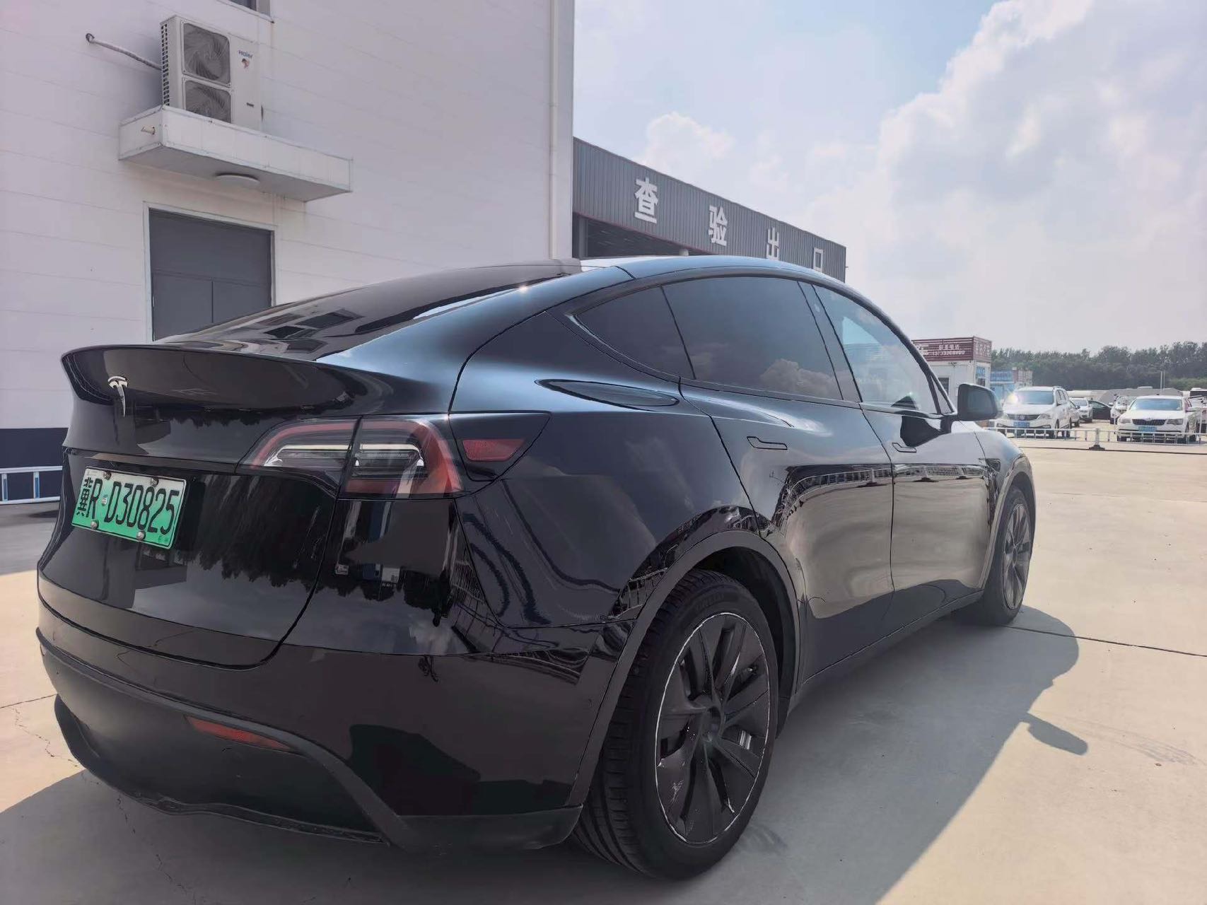 Tesla Model Y 2021 #11 Tesla Model Y 2021 car image #11