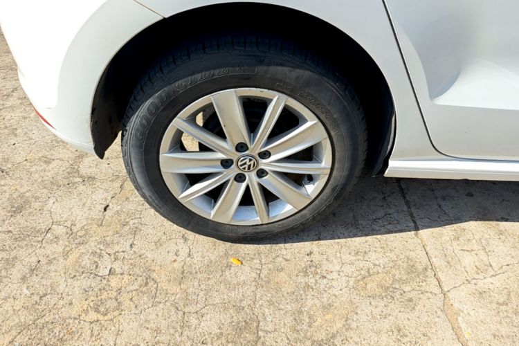 Volkswagen Polo 2015 صورة سيارة #5