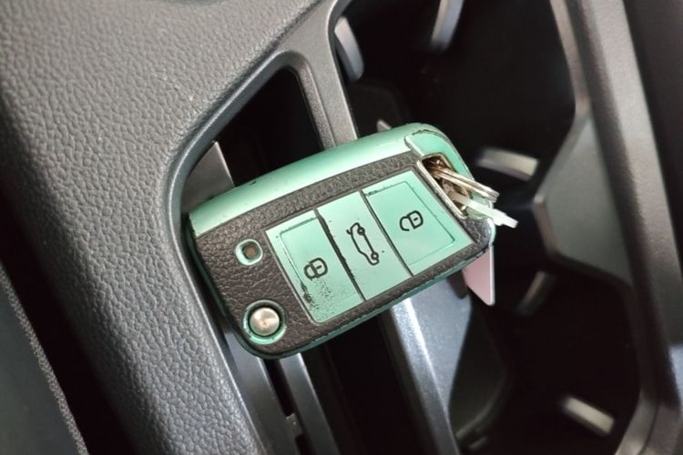 Volkswagen Tharu 2021 car image #9