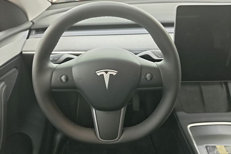 Tesla Model Y 2024 #15 Tesla Model Y 2024 car image #15