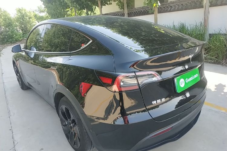 Tesla Model Y 2023 #5 Tesla Model Y 2023 car image #5