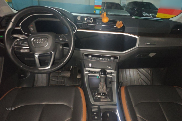 Audi Q3 2020 car image #11