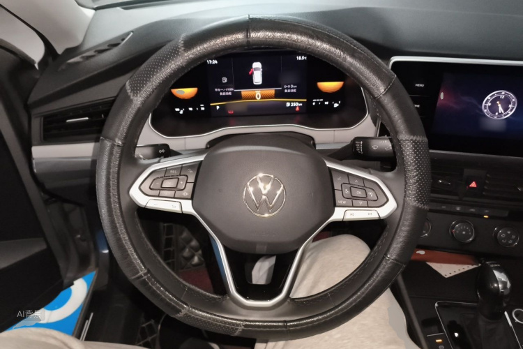 Volkswagen Bora 2022 car image #12