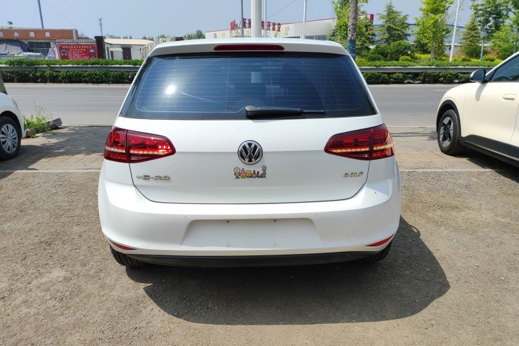 Volkswagen Golf 2017 imagem de carro #4