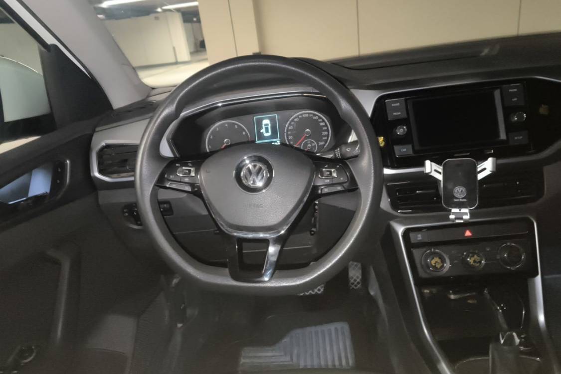 Volkswagen T-Cross 2019 car image #22