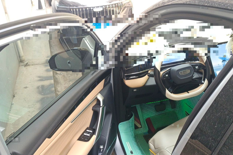GEELY Boyue L 2023 car image #18