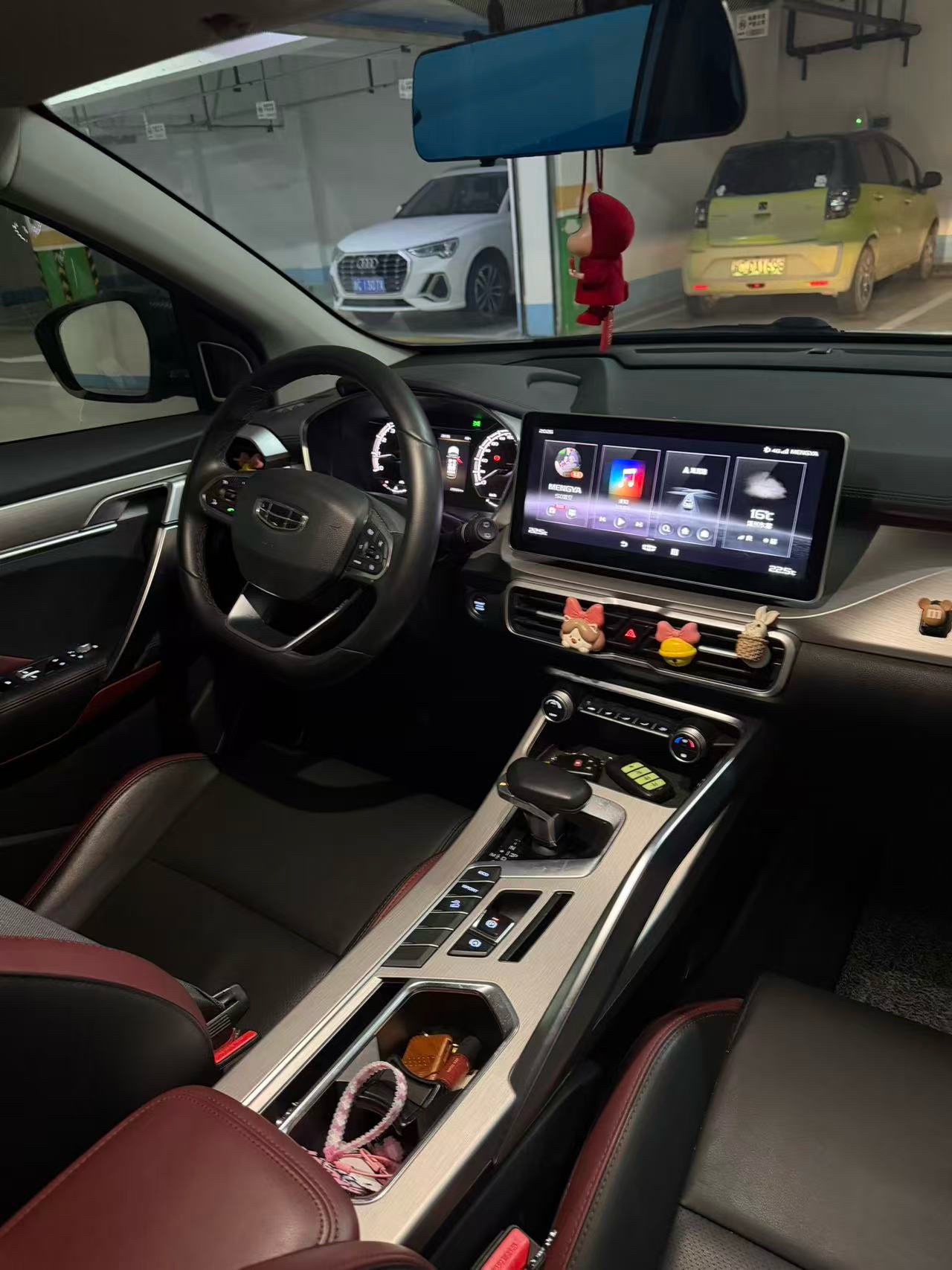 GEELY Coolray 2022 изображение автомобиля #7