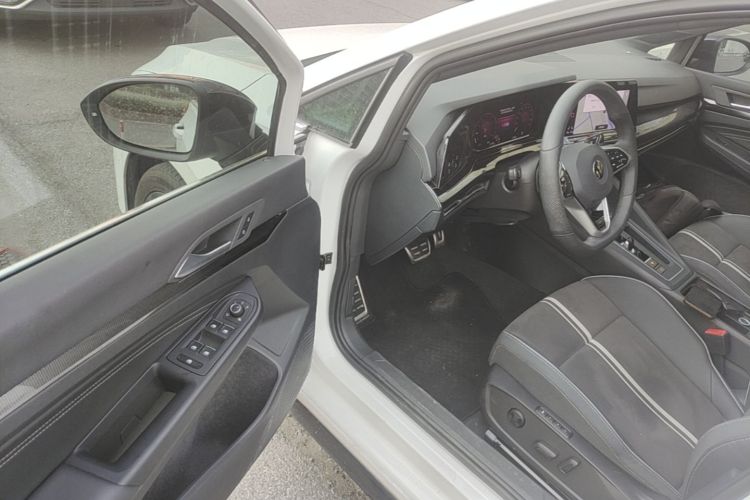 Volkswagen Golf 2024 car image #16
