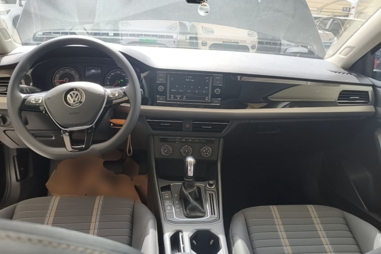 Volkswagen Lavida 2021 car image #11