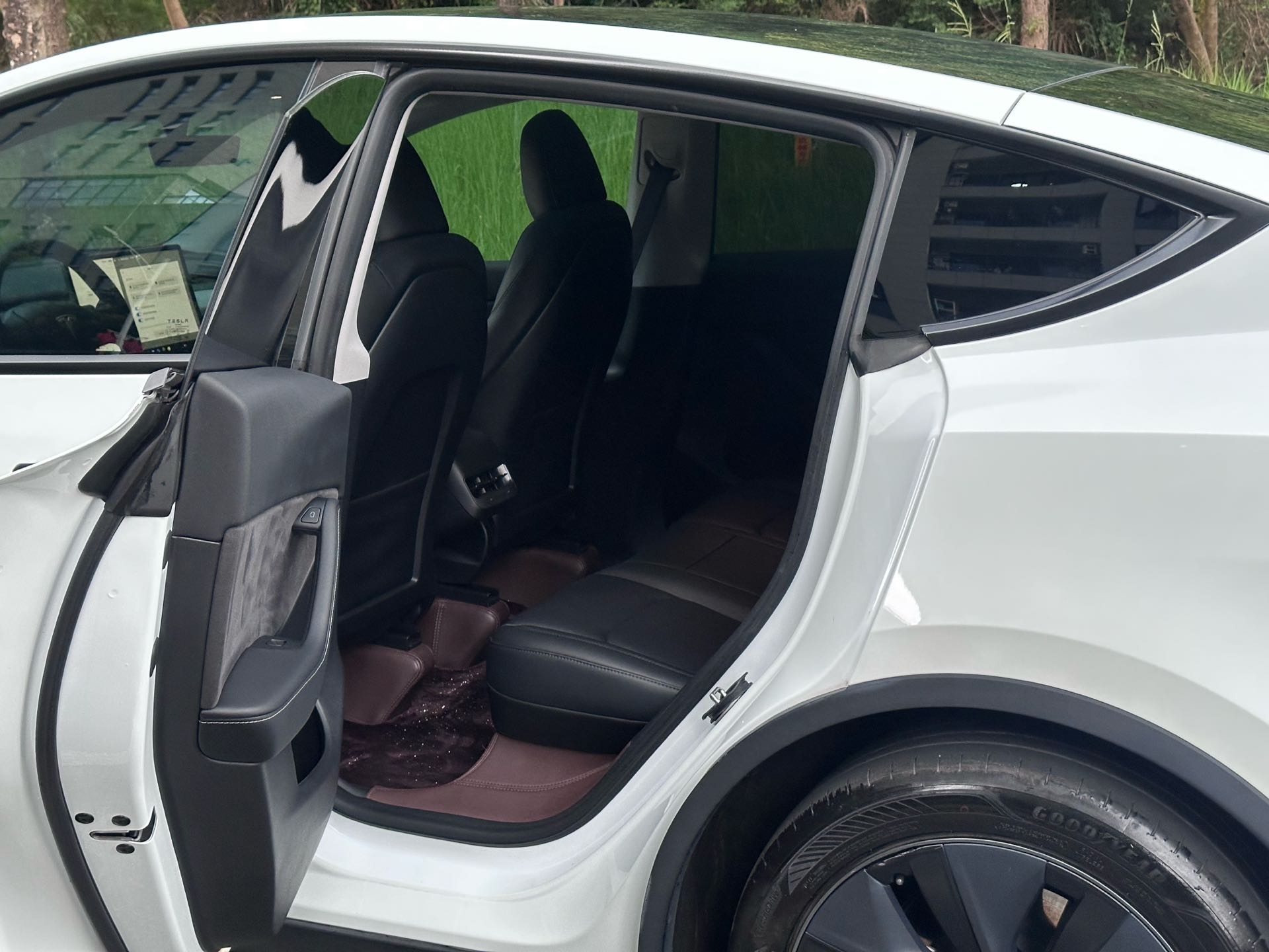 Tesla Model Y 2024 #9 Tesla Model Y 2024 car image #9