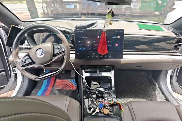 BYD Han 2023 car image #12