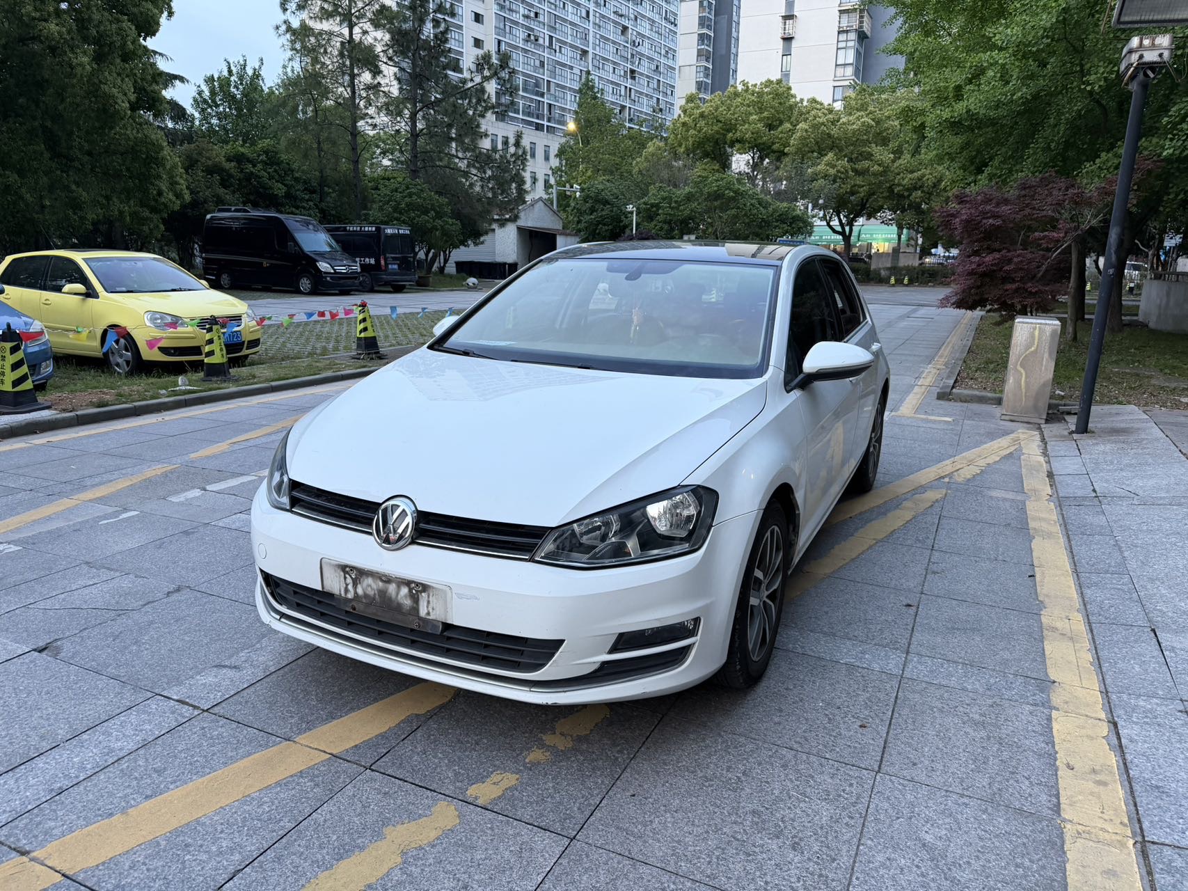 2016 2016 car image