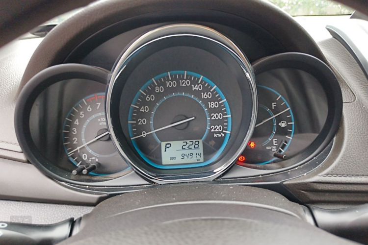 Toyota Vios 2015 صورة سيارة #13