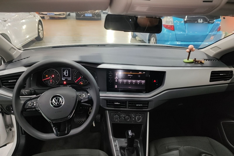 Volkswagen Polo 2021 car image #10