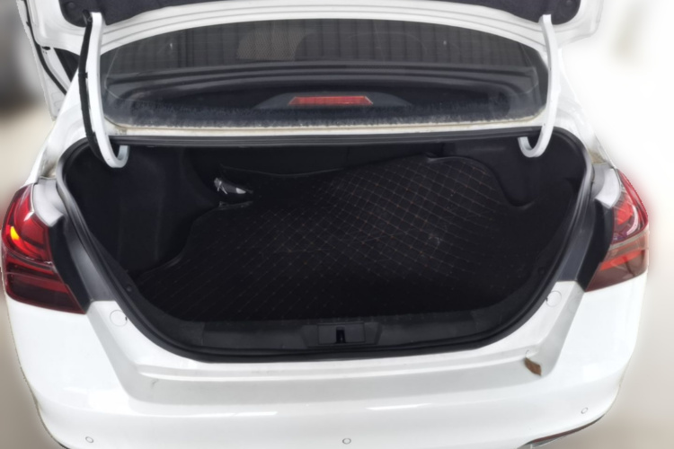 GEELY Emgrand 2019 car image #21