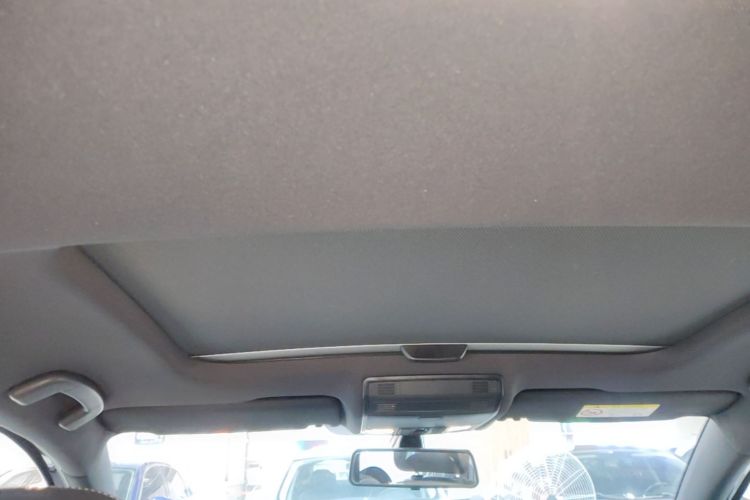 Volkswagen Golf 2017 car image #18