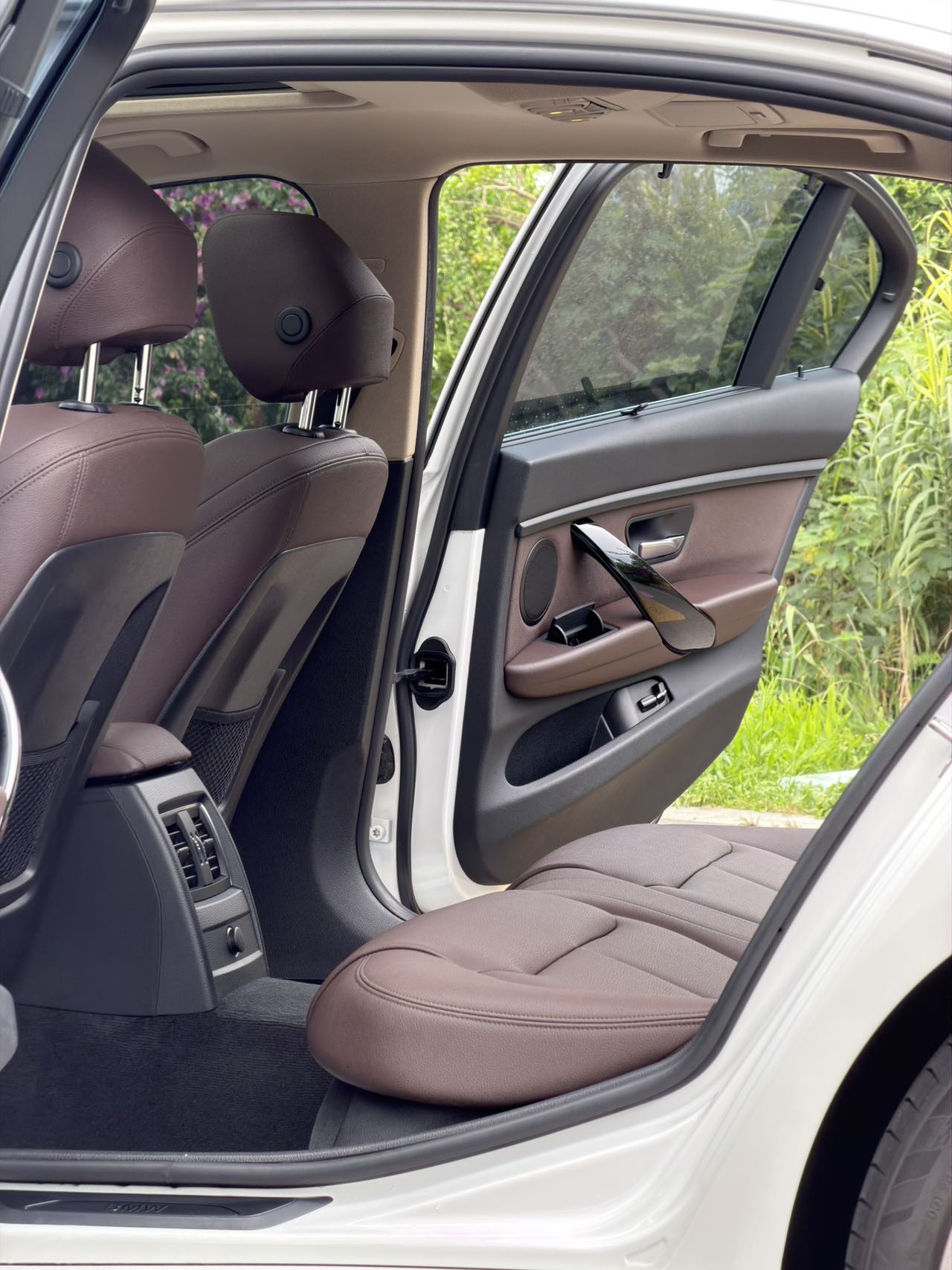 BMW 3 Series 2018 #8 BMW 3 Series 2018 car image #8