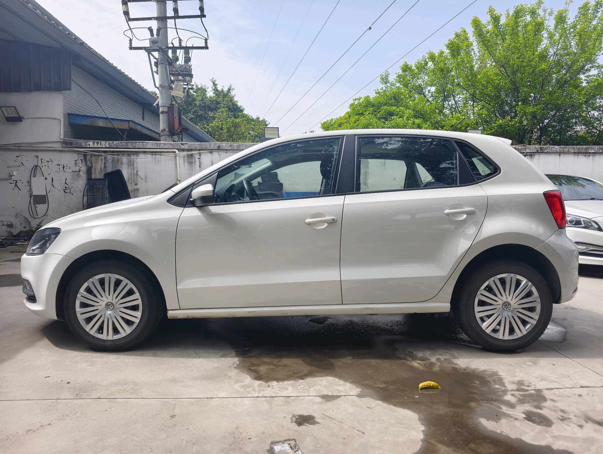 Volkswagen Polo 2016 car image #6