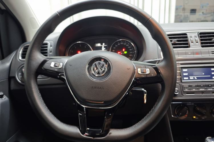 Volkswagen Polo 2016 #23 Volkswagen Polo 2016 car image #23