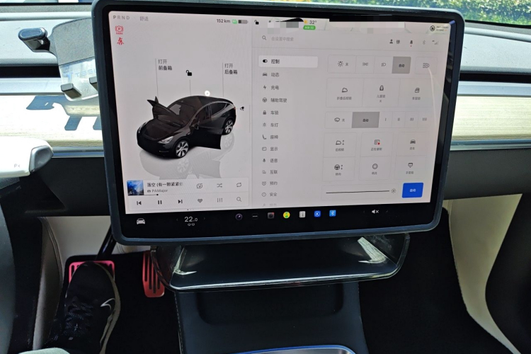 Tesla Model Y 2023 #12 Tesla Model Y 2023 car image #12
