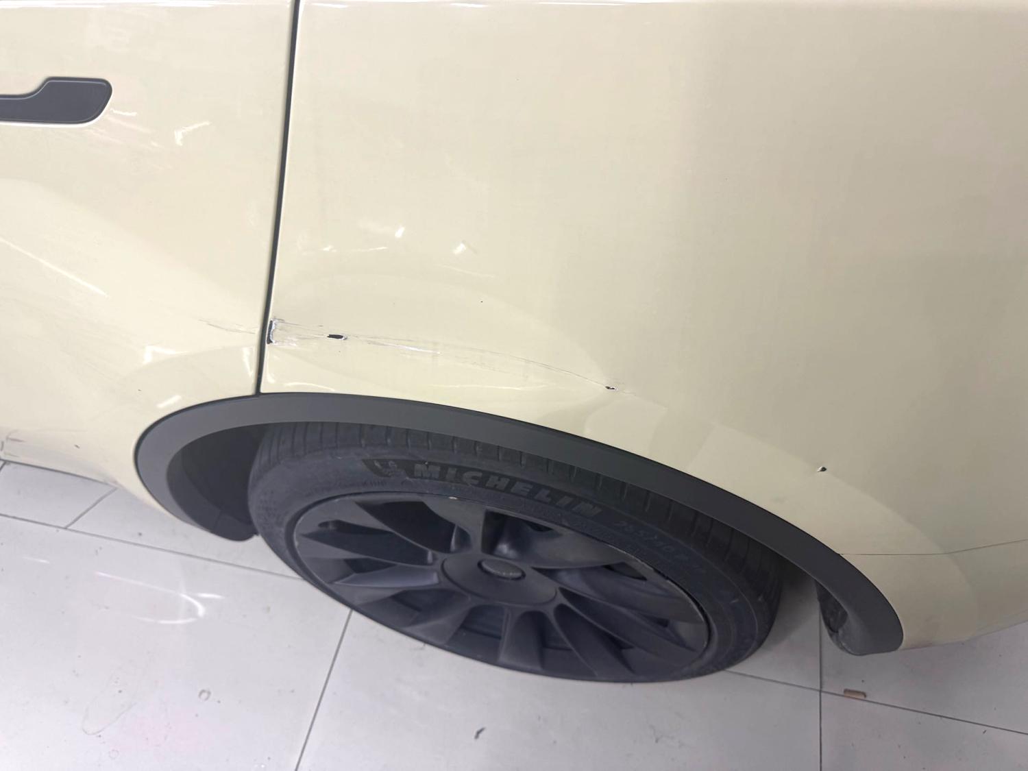 Tesla Model Y 2021 صورة سيارة #3