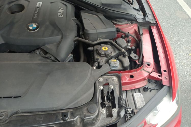 BMW 3 Series 2018 car image #29