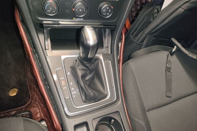 Volkswagen Golf 2020 immagine di auto #14