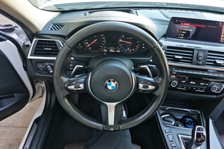BMW 3 Series 2018 #11 BMW 3 Series 2018 car image #11