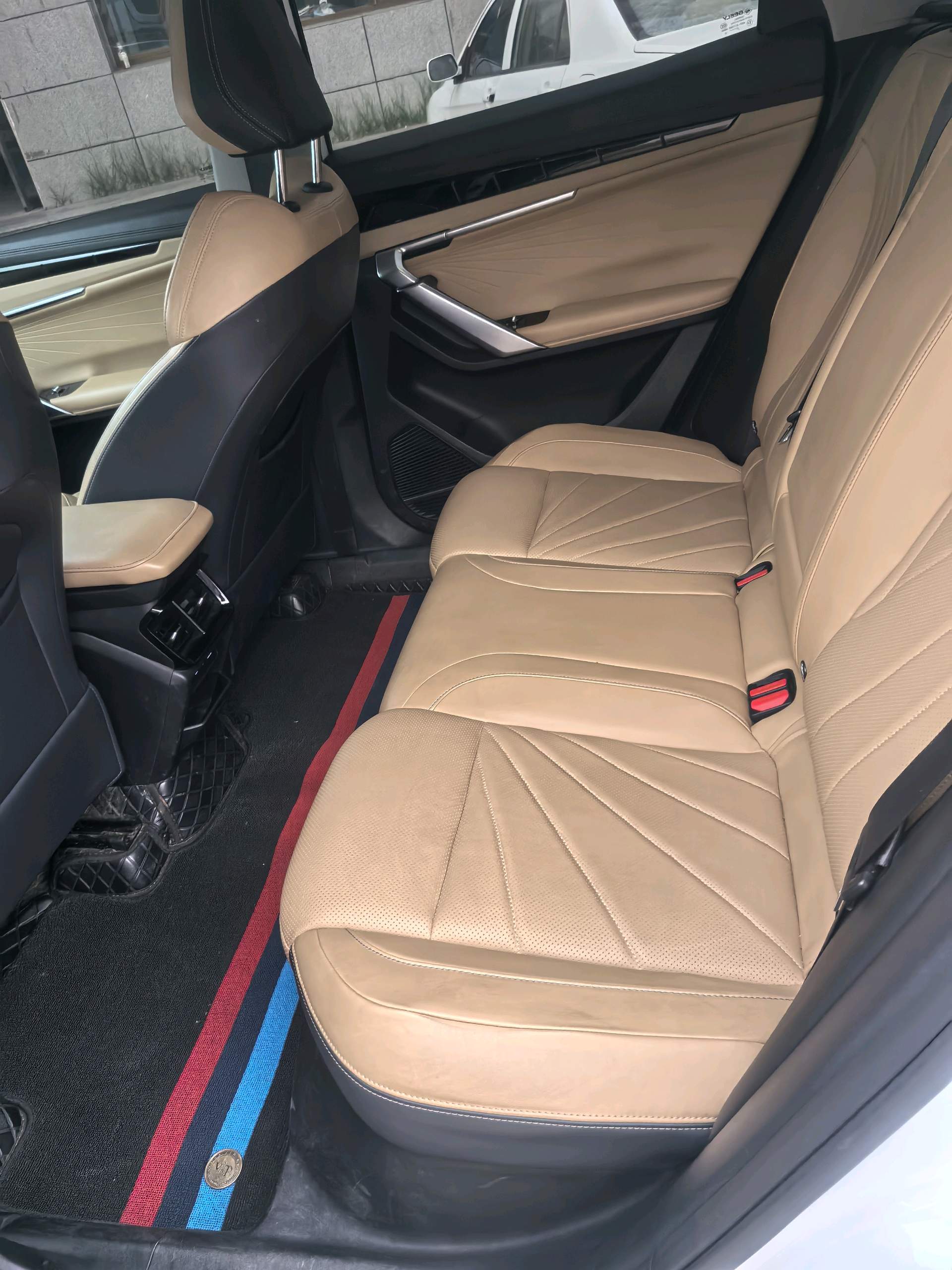 GEELY Boyue L 2023 image de voiture #8