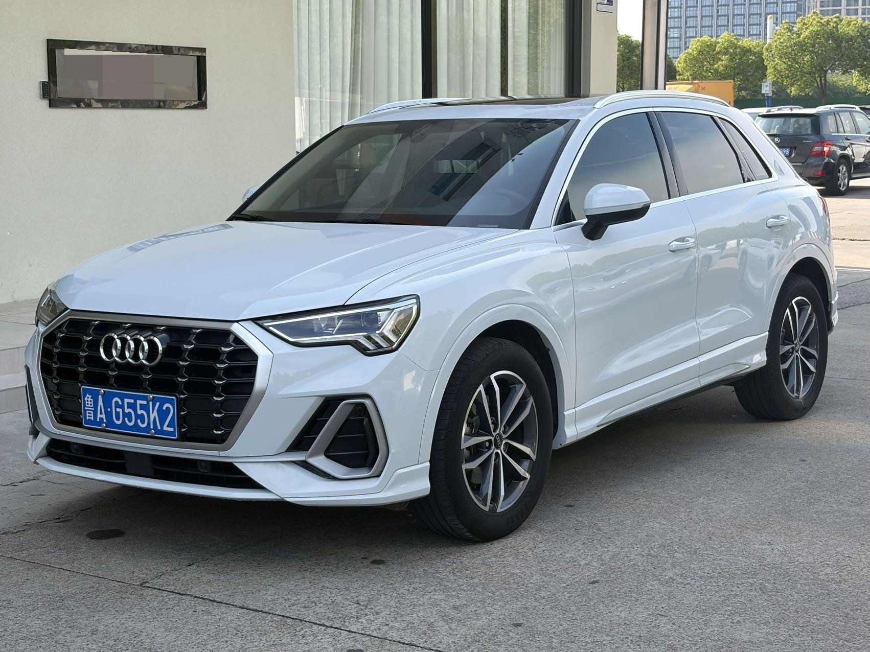Audi Q3 2022 car image 