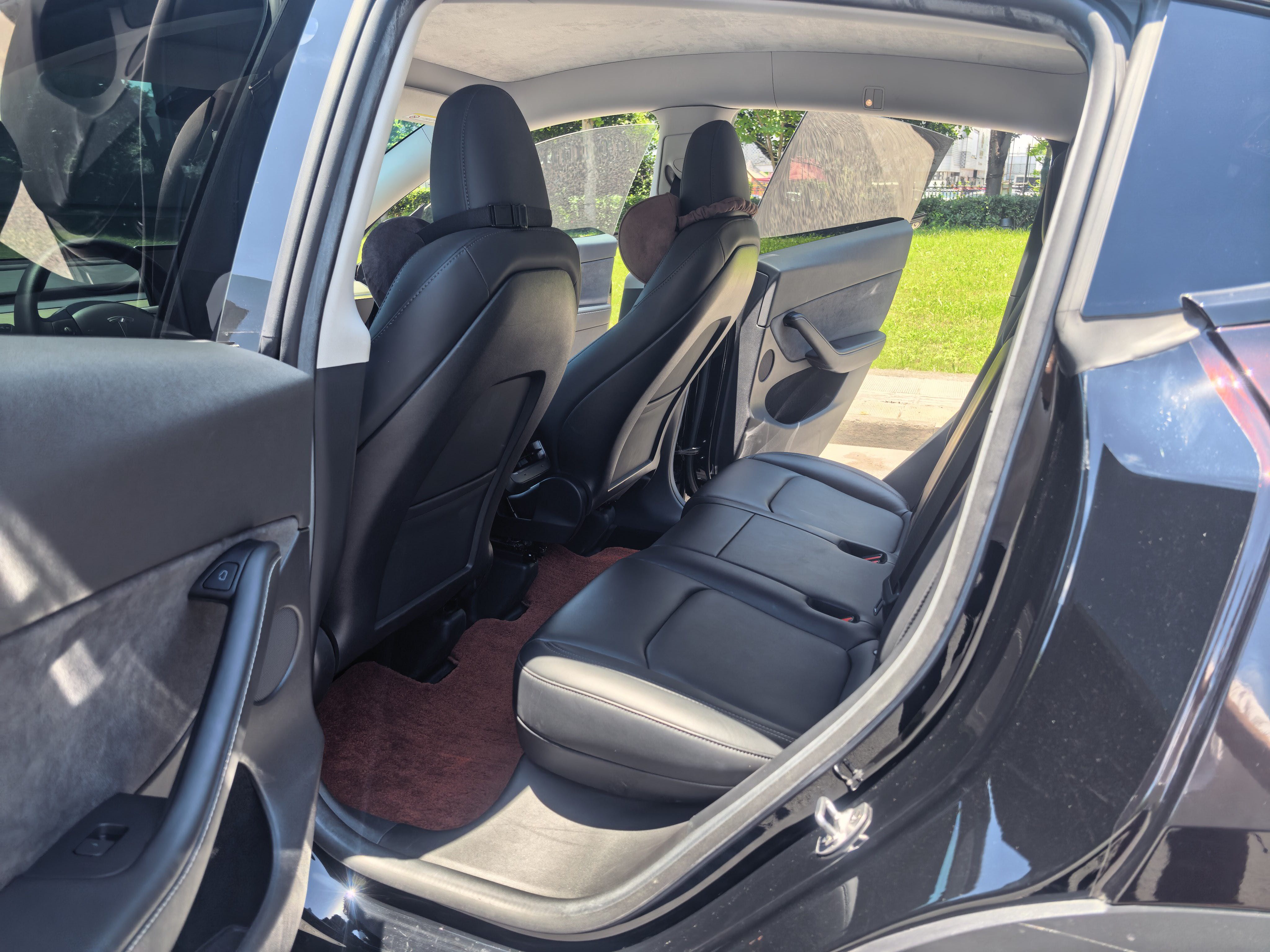 Tesla Model Y 2023 car image #6