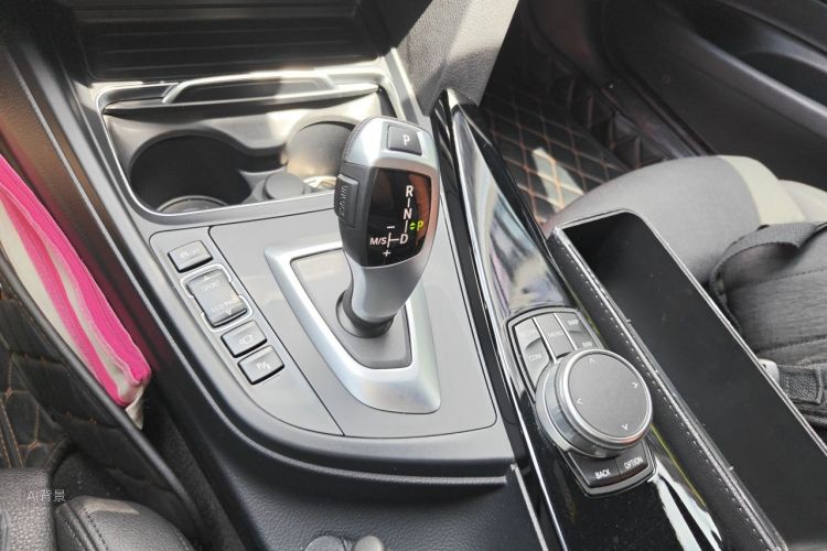 BMW 3 Series GT 2019 car image #16
