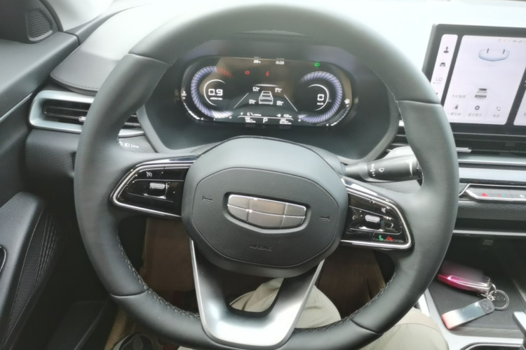 GEELY Emgrand 2024 car image #11