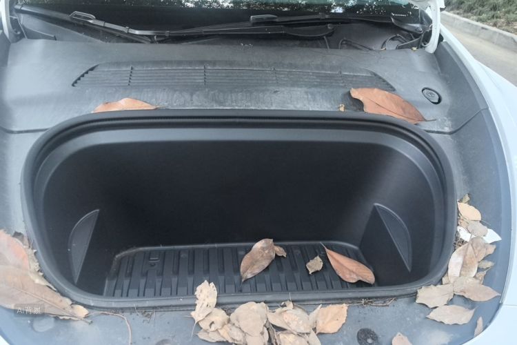 Tesla Model Y 2024 car image #22