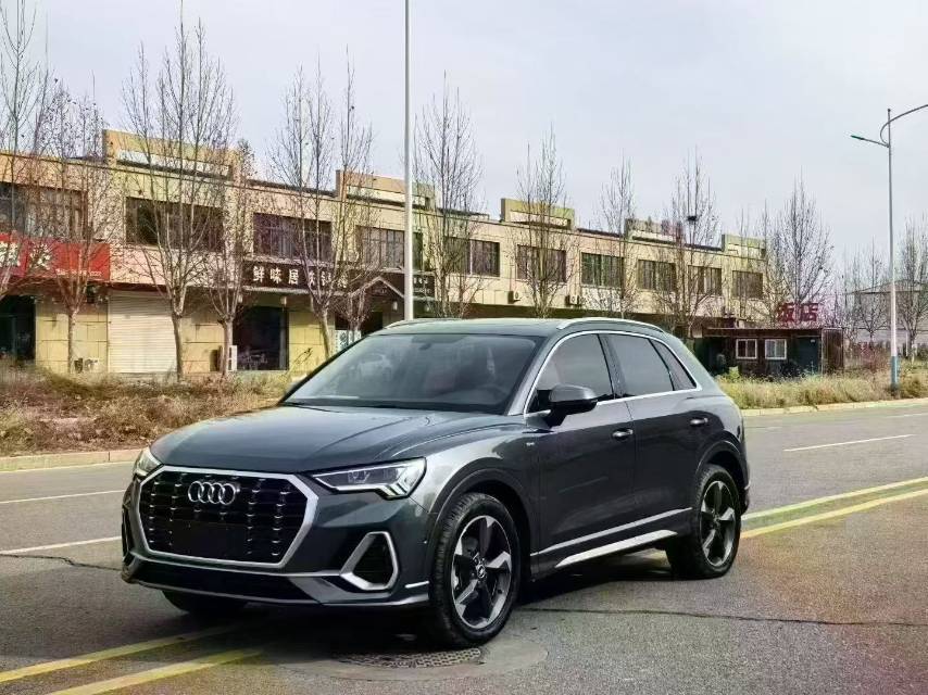 2021 immagine di auto 